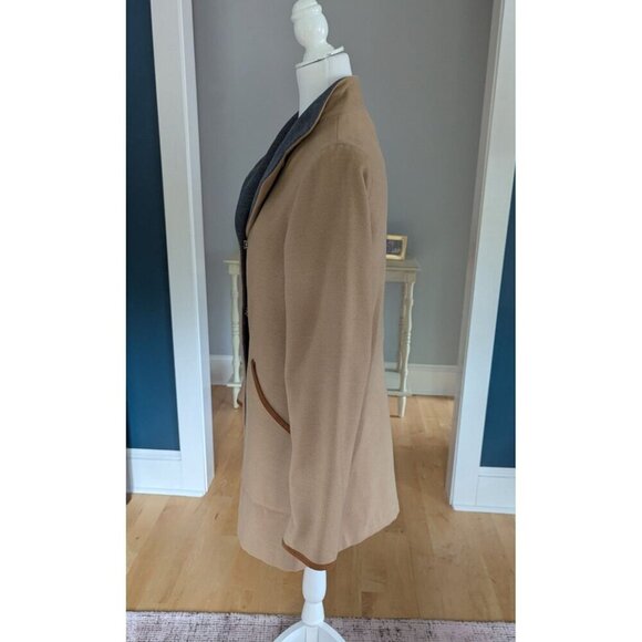 Johnston & Murphy Women's Camel Colored Coat Size Small - Picture 5 of 15